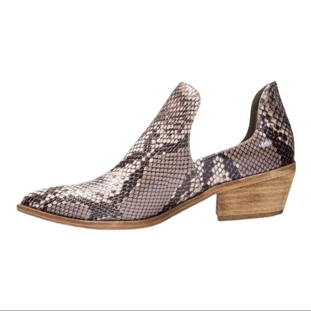 CHINESE LAUNDRY FOCUS SNAKE PRINT CUT OUT ANKLE BOOTIES
